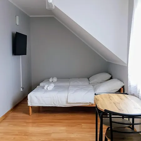 Nad Stawem Nocleg ze śniadaniem 3*